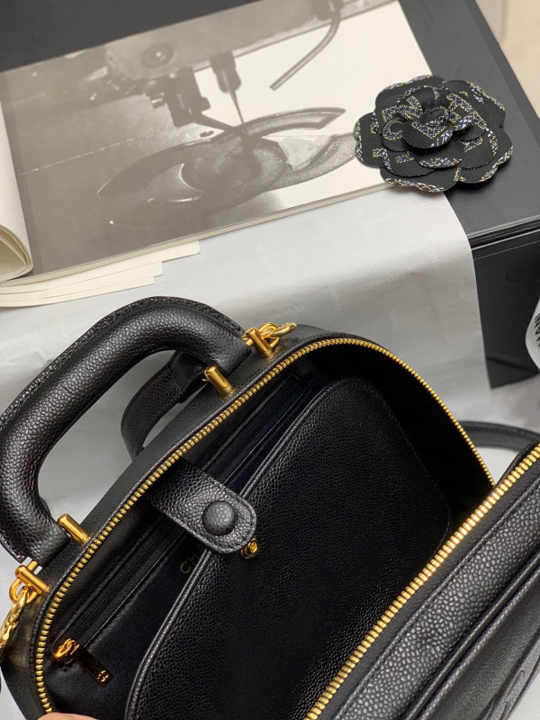 CL VANITY CASE