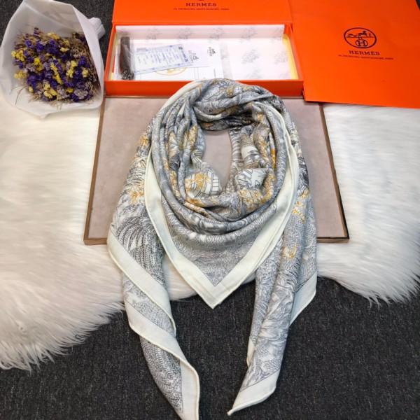H**mes scarf