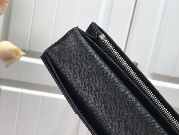 l**is V*t*n brazza wallet