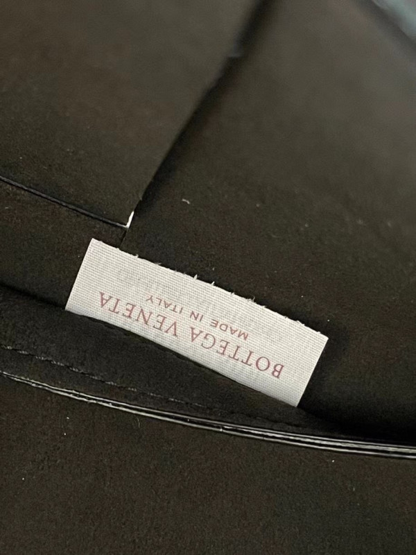 Bo*te*ga ve*ne*ta arco medium tote