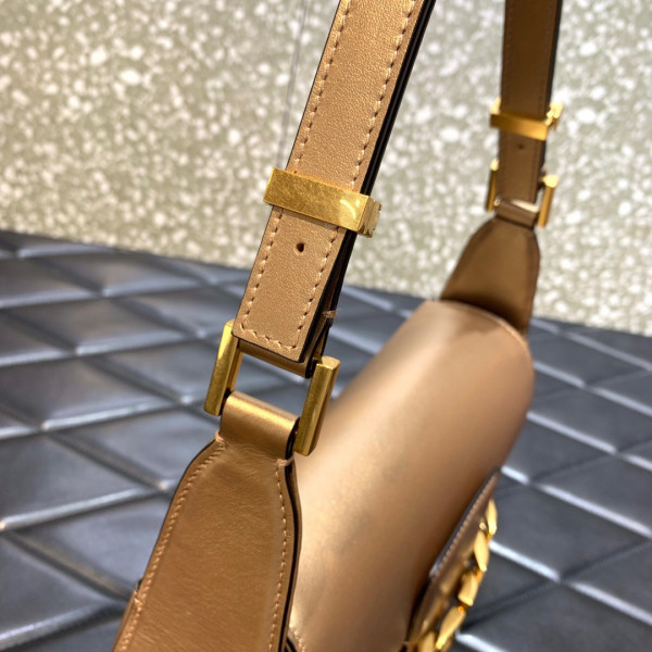 VALENTINO VLOGO CHAIN SHOULDER BAG IN CALFSKIN