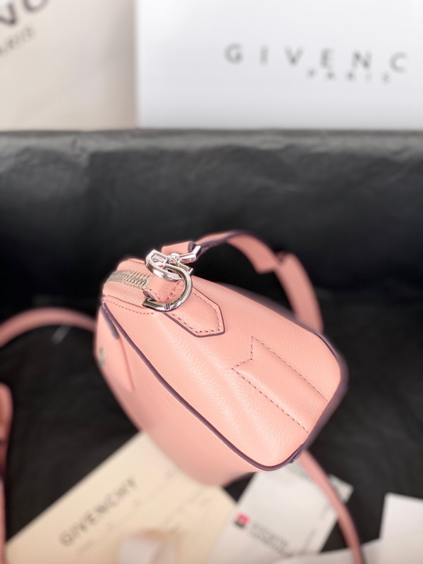 GIVENCHY NANO ANTIGONA