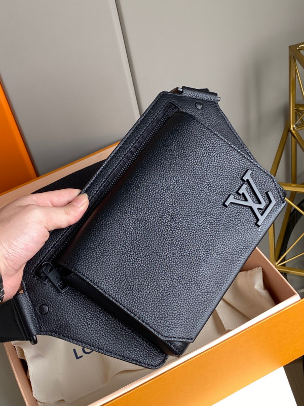 l**is V*t*n slingbag