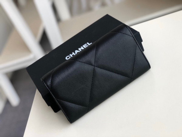 CL 19 LONG FLAP WALLET