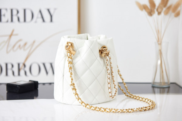 CL BUCKET BAG