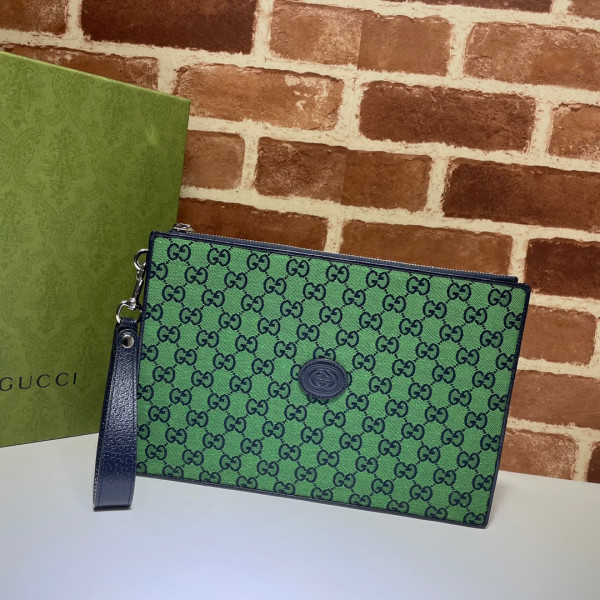 G*u*i pouch