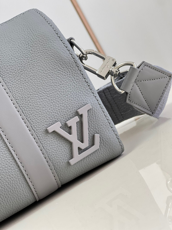 l**is V*t*n city keepall