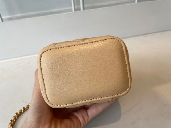 CL VANITY CASE