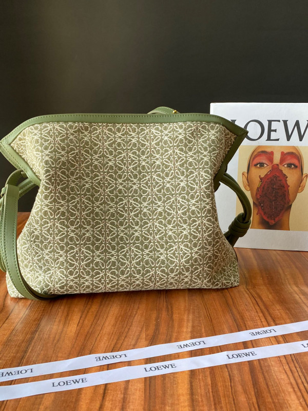 LOEWE Flamenco clutch
