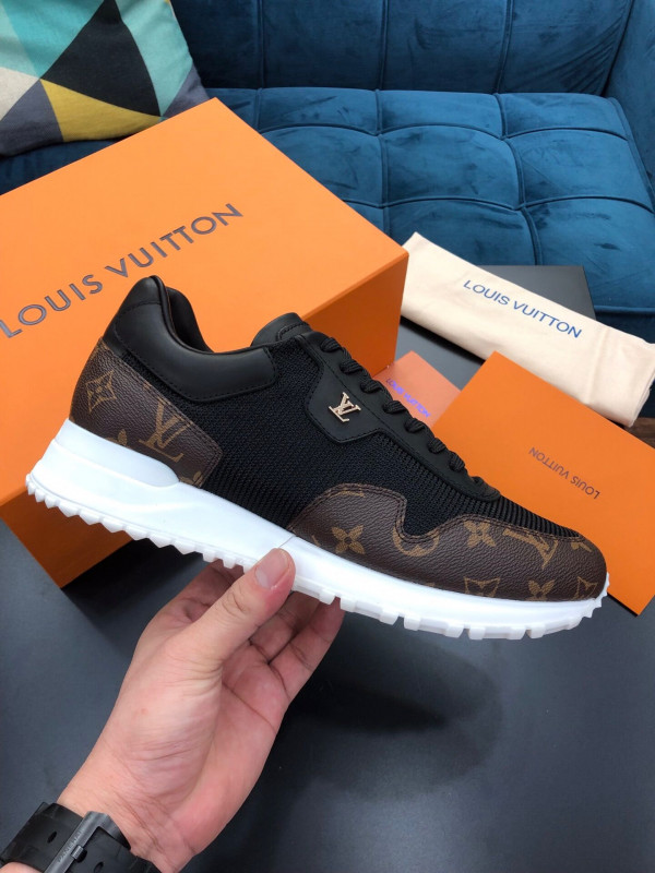 l**is V*t*n run away sneaker