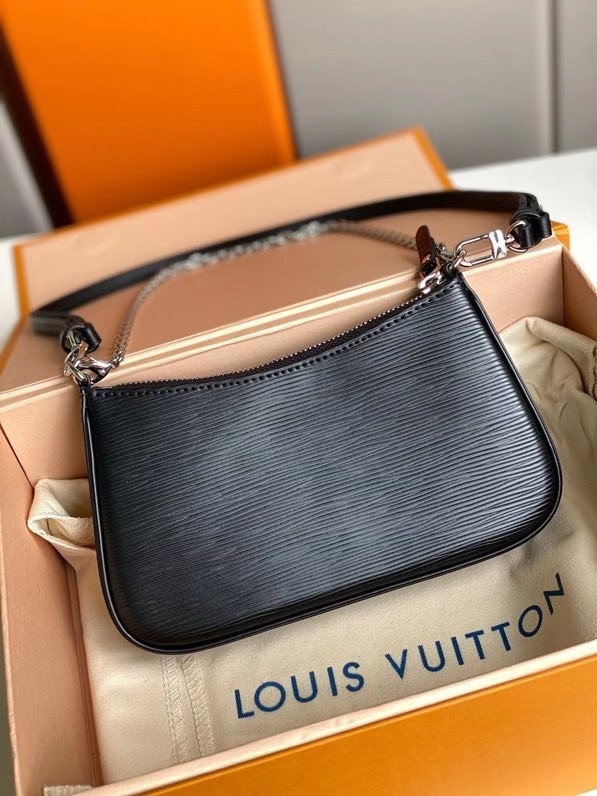l**is V*t*n easy pouch on strap