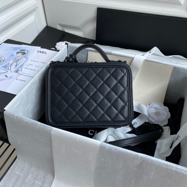 CL VANITY CASE