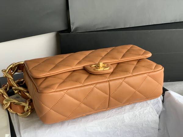 CL LARGE FLAP BAG