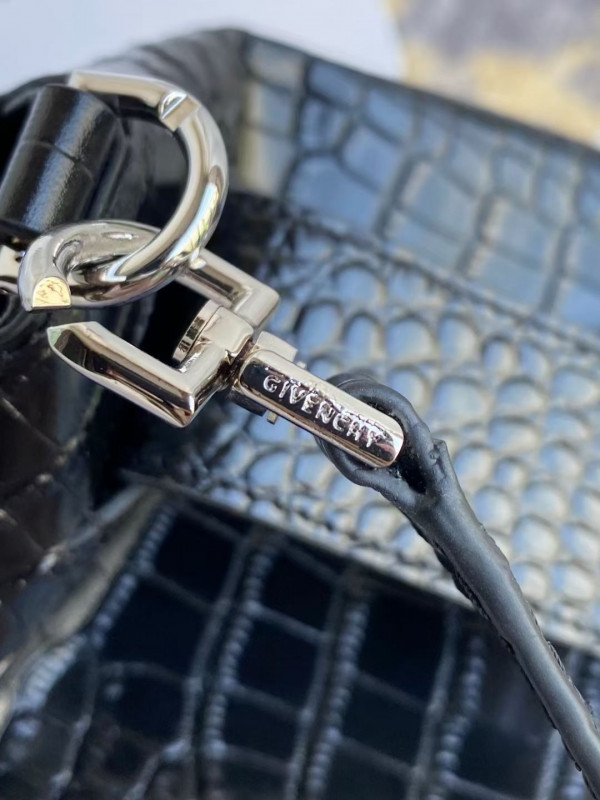 GIVENCHY ANTIGONA SOFT