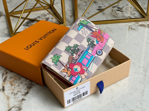 l**is V*t*n victorine wallet