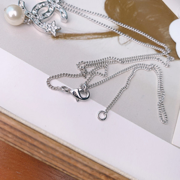 CL NECKLACE