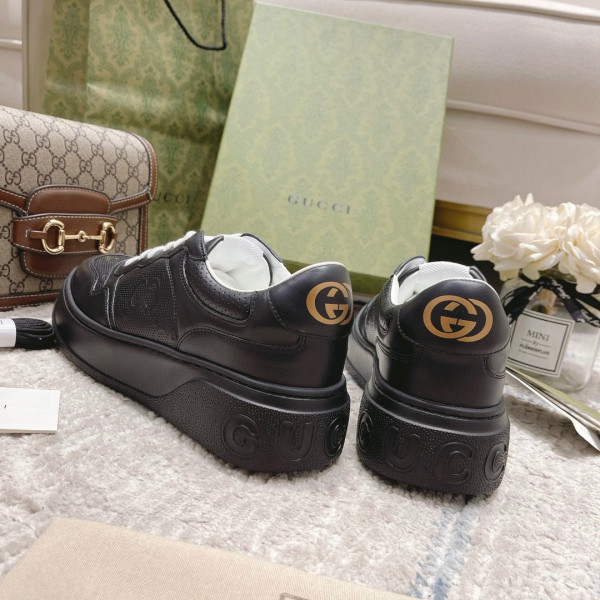 G*u*i gg embossed sneaker