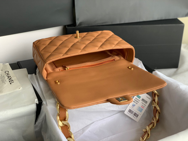 CL LARGE FLAP BAG