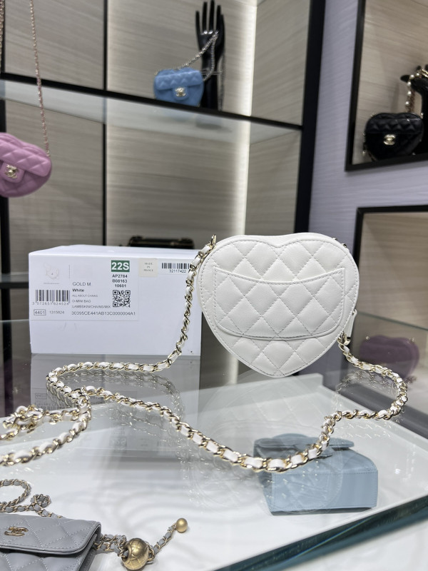 CL HEART CLUTCH WITH CHAIN