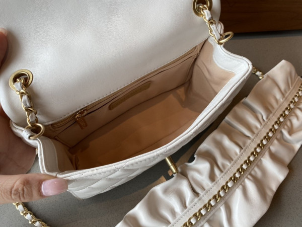 CL FLAP BAG