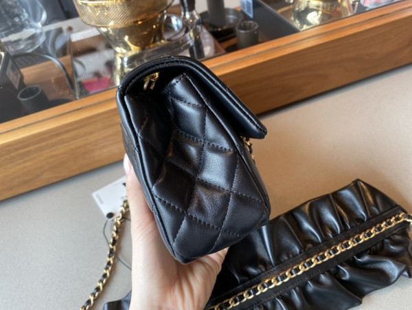 CL FLAP BAG