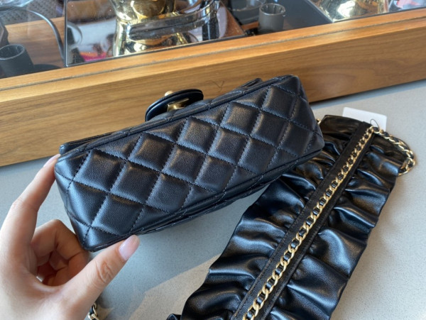 CL FLAP BAG
