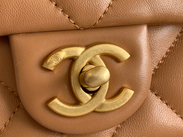 CL LARGE FLAP BAG