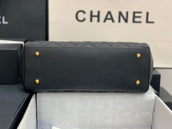 CL FLAP BAG CAVIAR