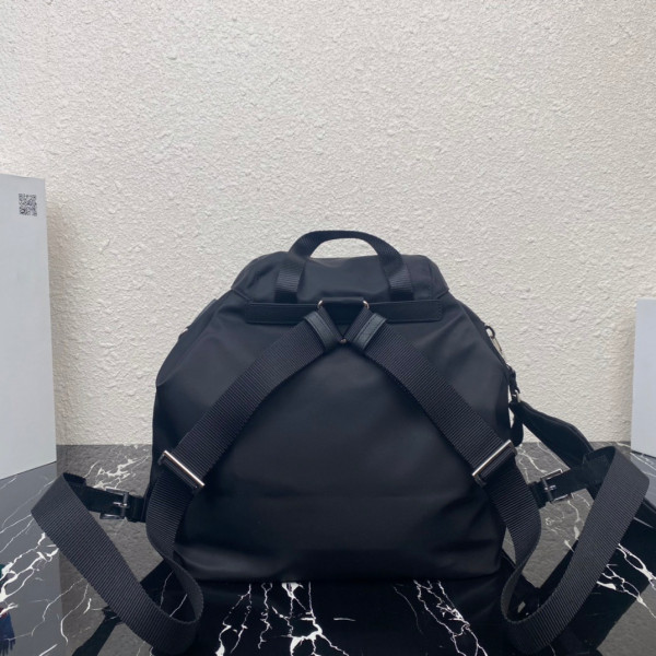Pra*a re-nylon medium backpack-32-15-30cm