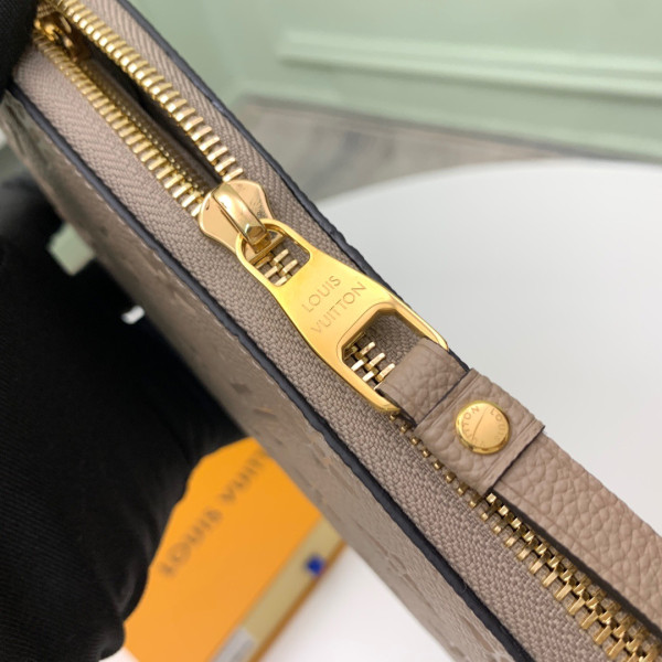 l**is V*t*n zippy wallet