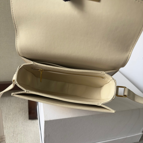 Ce**e teen triomphe bag
