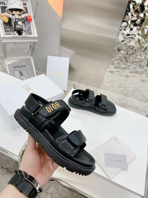 D*oract sandal