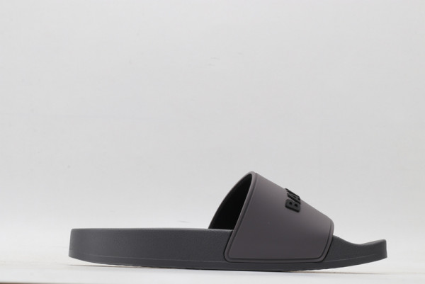 Ba*len*cia*ga pool slide sandal