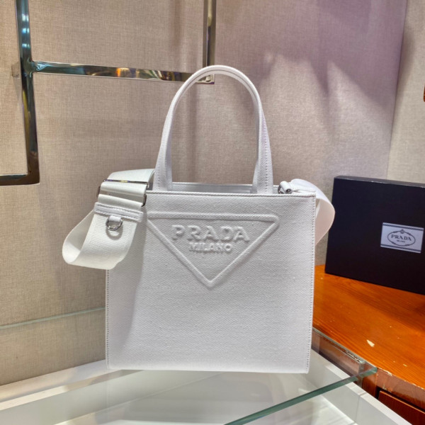 Pra*a tote bag