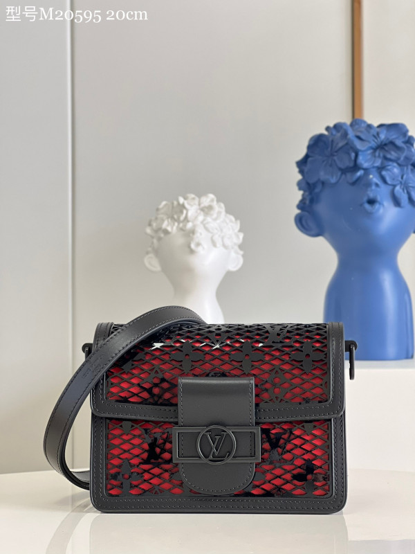 l**is V*t*n dauphine mini