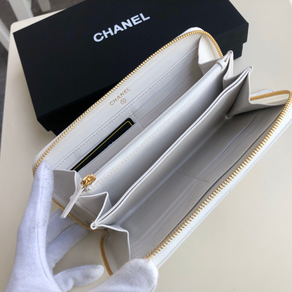 CL 19 ZIPPED WALLET