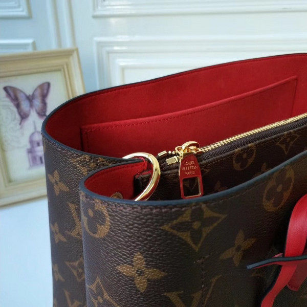 l**is V*t*n flower tote