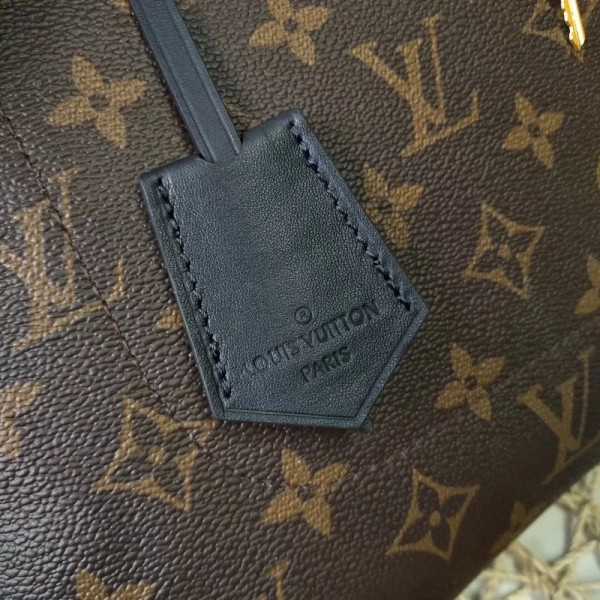 l**is V*t*n flower tote