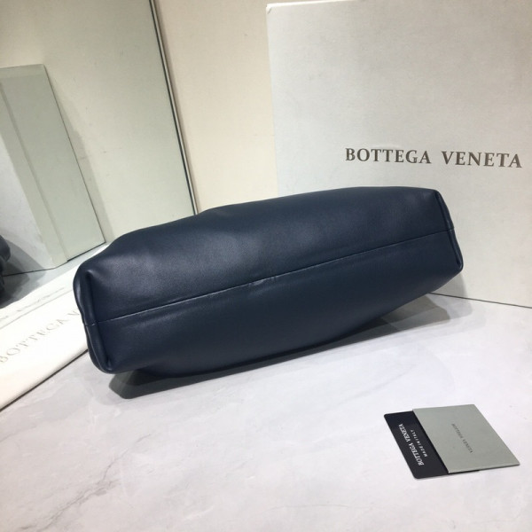 Bo*te*ga ve*ne*ta the pouch