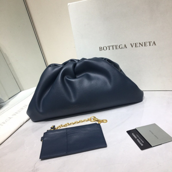 Bo*te*ga ve*ne*ta the pouch