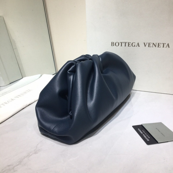 Bo*te*ga ve*ne*ta the pouch