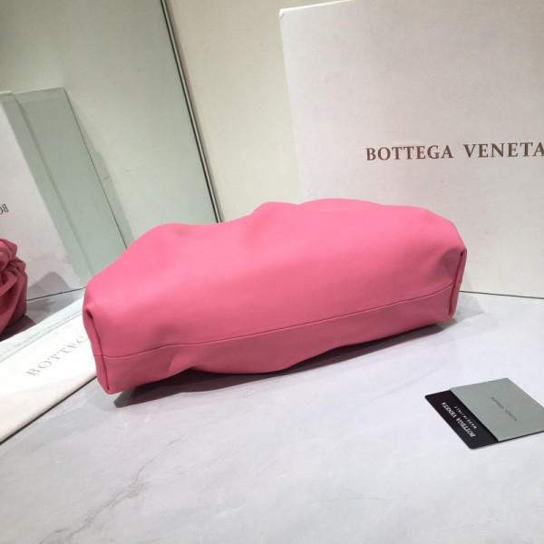 Bo*te*ga ve*ne*ta the pouch