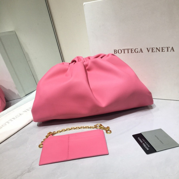 Bo*te*ga ve*ne*ta the pouch