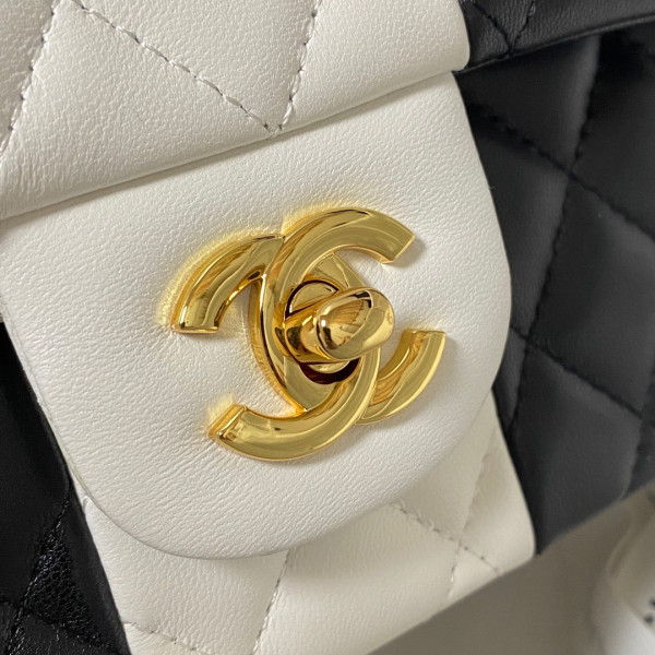 CL CLASSIC HANDBAG