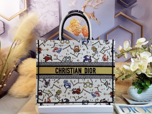 large D*or book tote