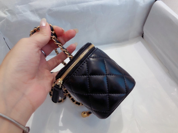 CL VANITY CASE