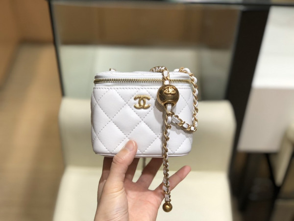 CL VANITY CASE