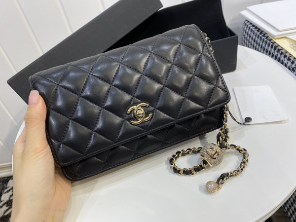 CL CHAIN WALLET