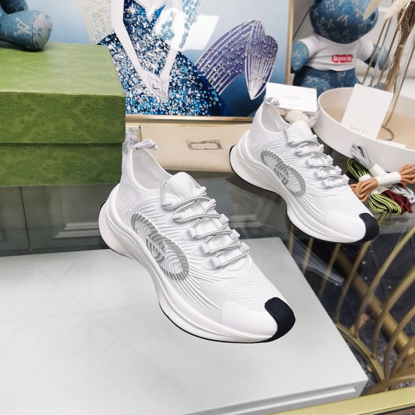 G*u*i run sneaker