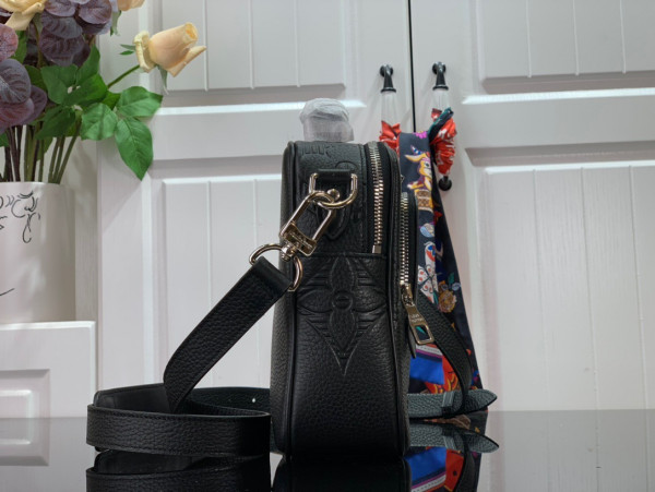 l**is V*t*n messeanger bag